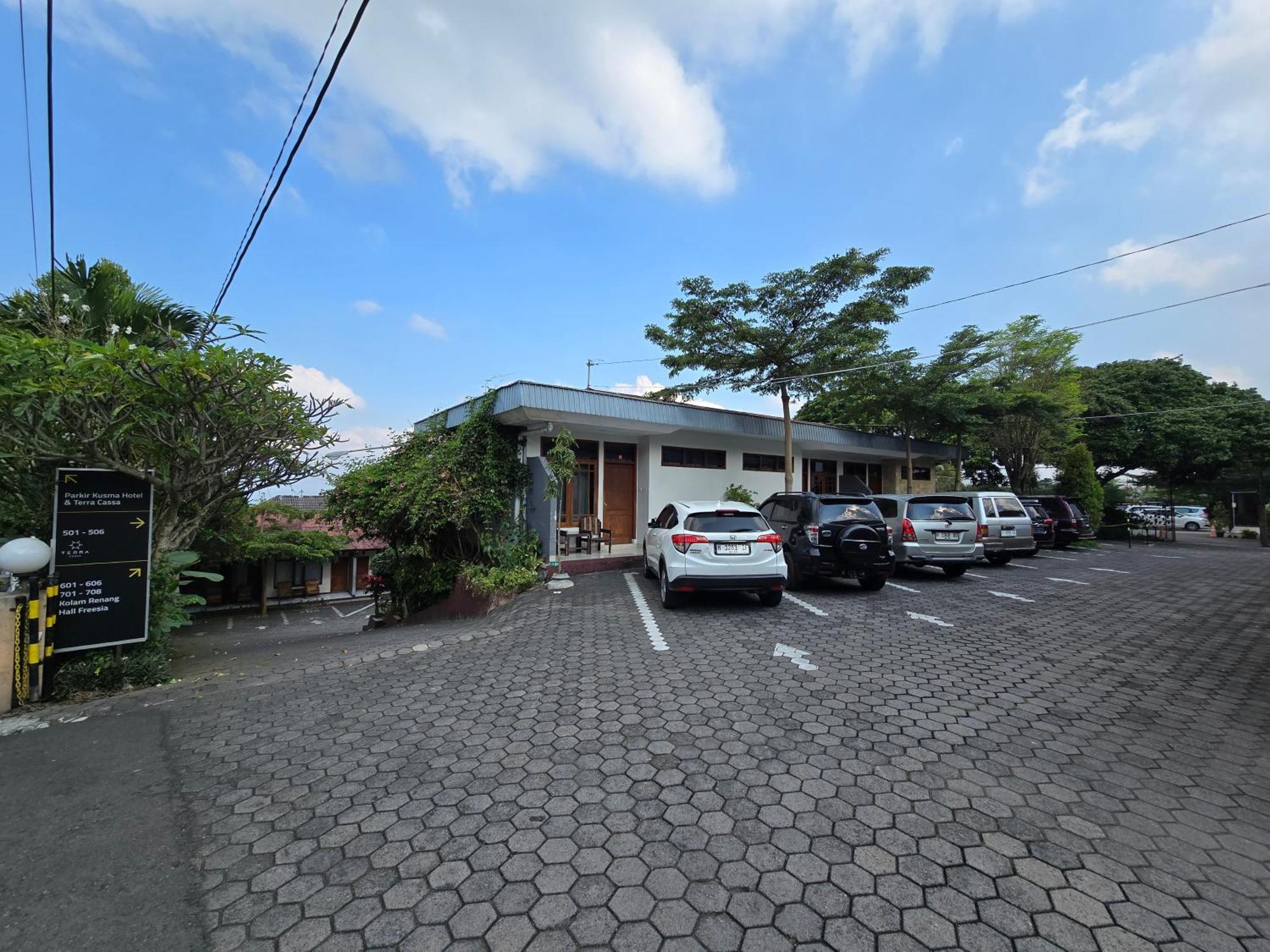 Kusma Hotel Bandungan Semarang Zewnętrze zdjęcie